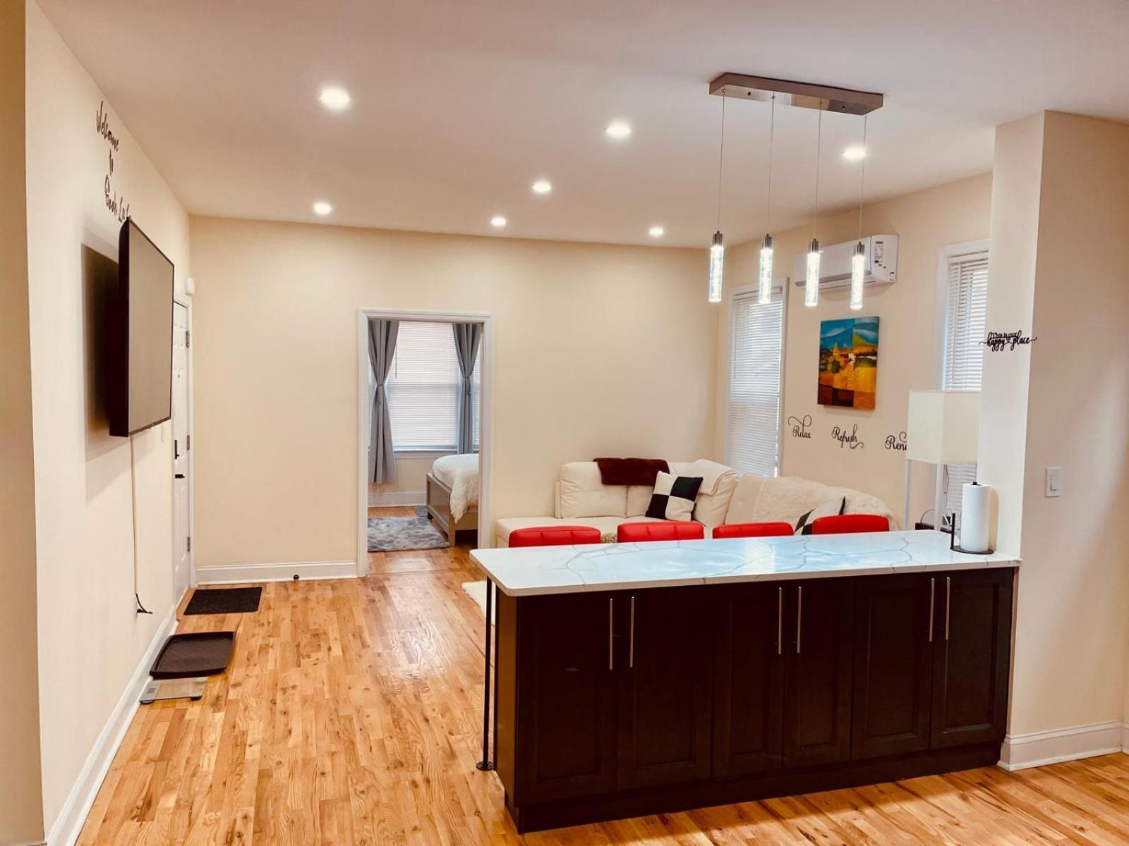 Ooohlala! 2 Beds And 2 Full Baths W/Free Parking Appartement Newark Buitenkant foto