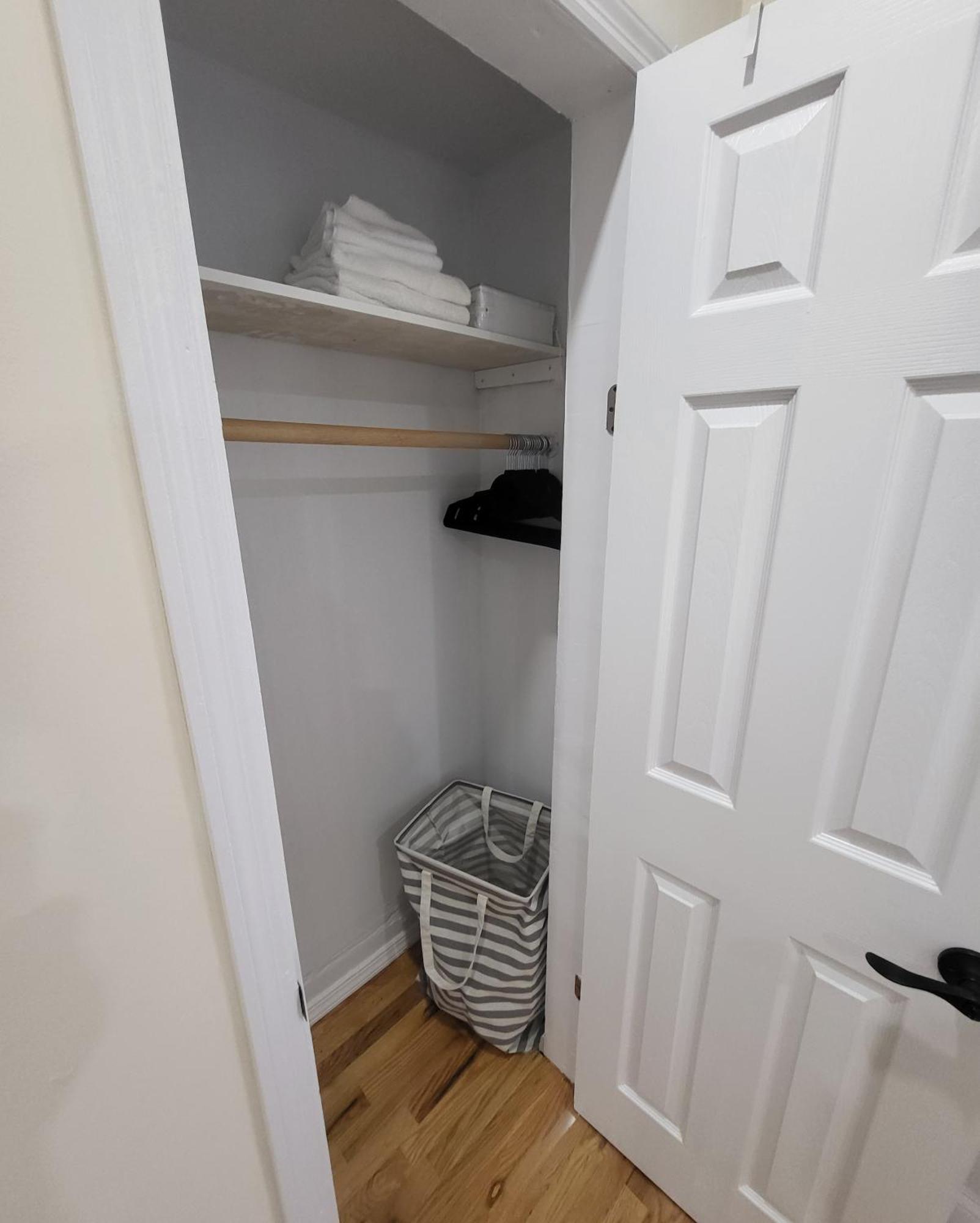 Ooohlala! 2 Beds And 2 Full Baths W/Free Parking Appartement Newark Buitenkant foto