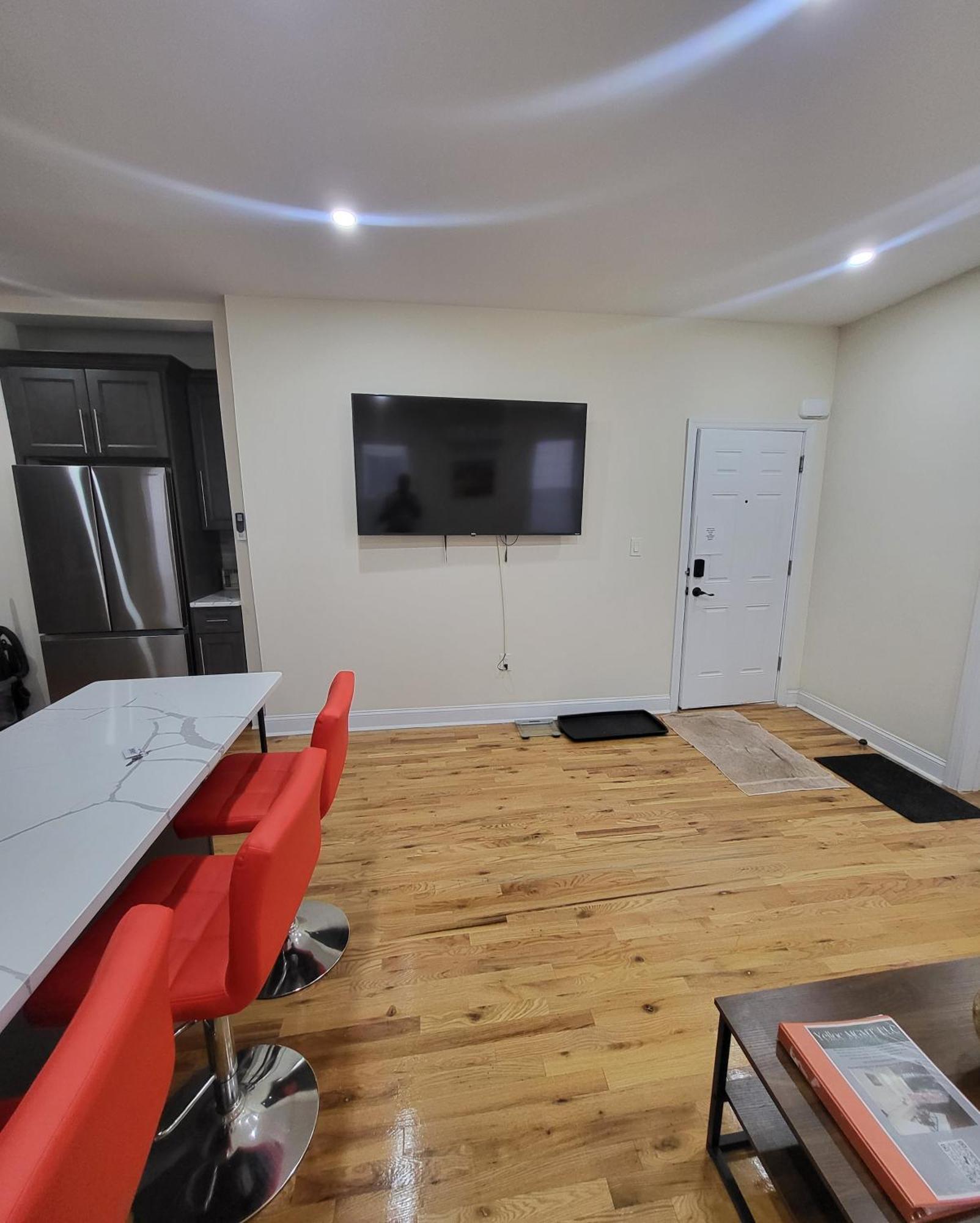 Ooohlala! 2 Beds And 2 Full Baths W/Free Parking Appartement Newark Buitenkant foto